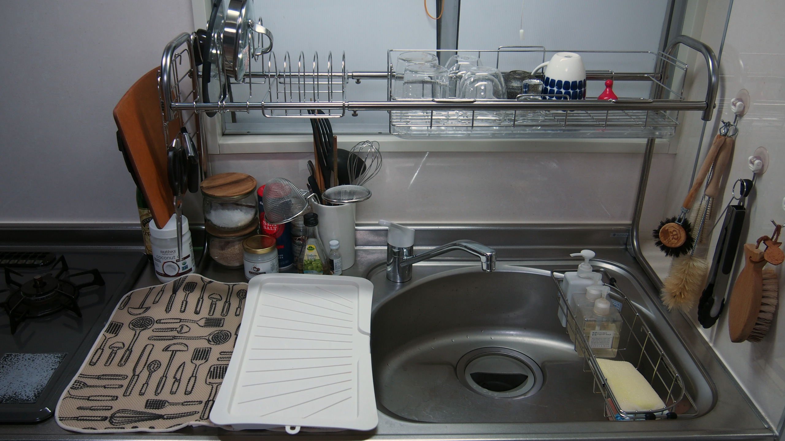 水切りラックとシンクスライド式水切りかごは狭いキッチンにオススメです トシ