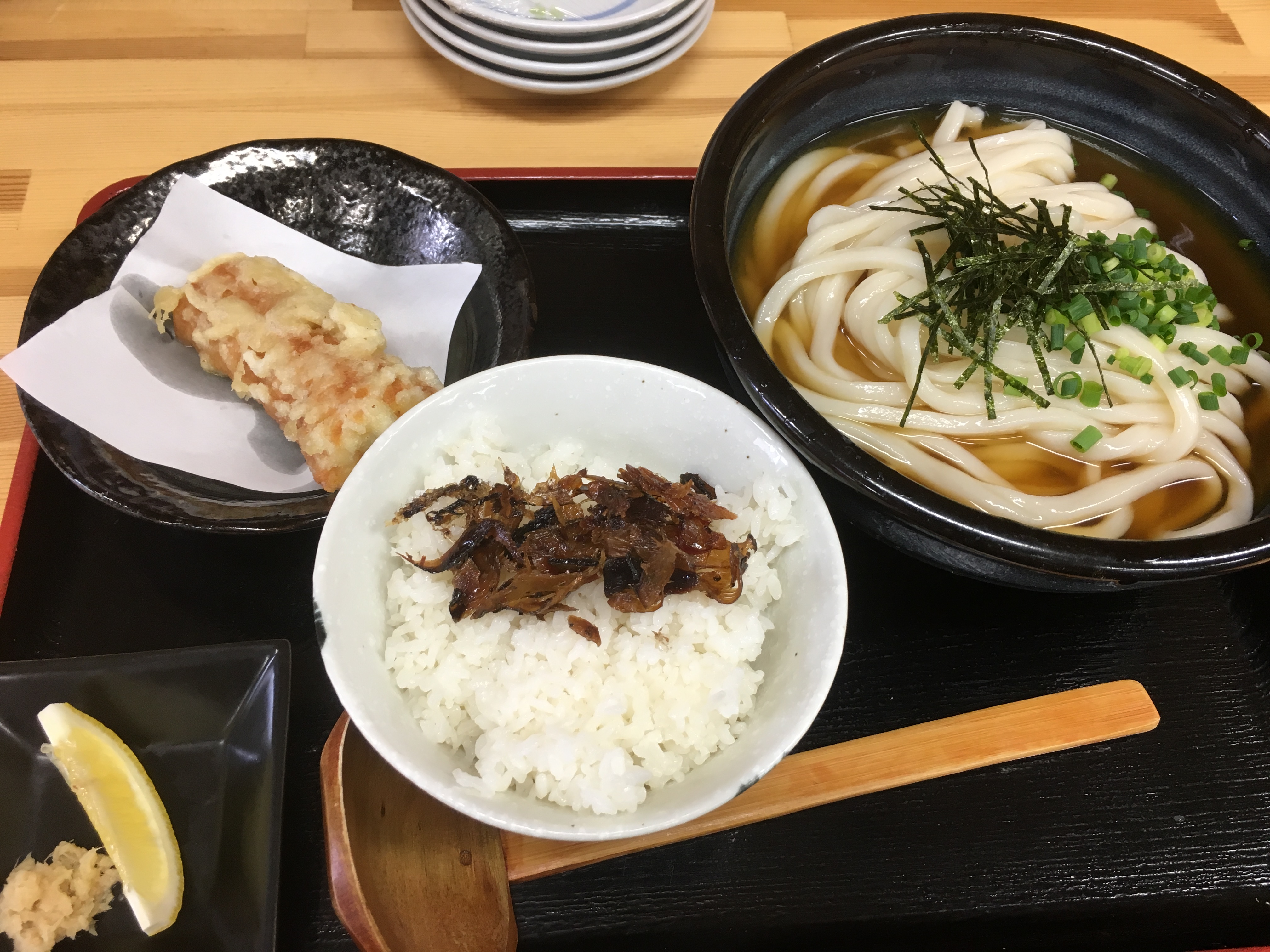 南海岸和田駅から徒歩で行ける美味しい うどん蔵ふじたや トシ