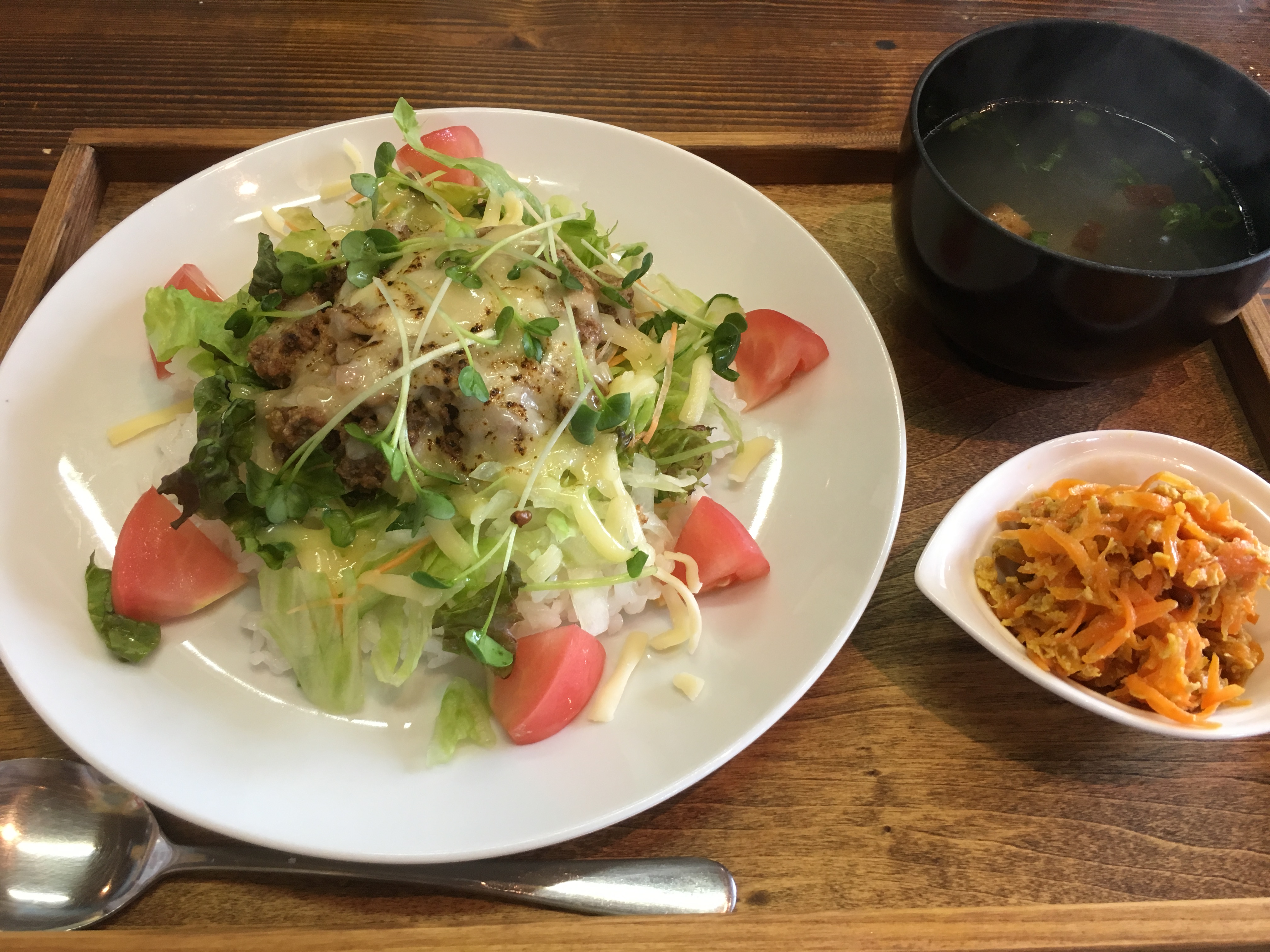 西中島でおすすめの沖縄ランチ 南ぬ風 トシ